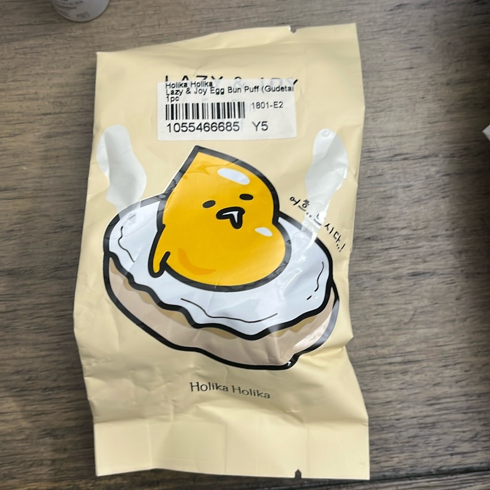 Holika Holika Gudetama lazy &joy egg bun puff
